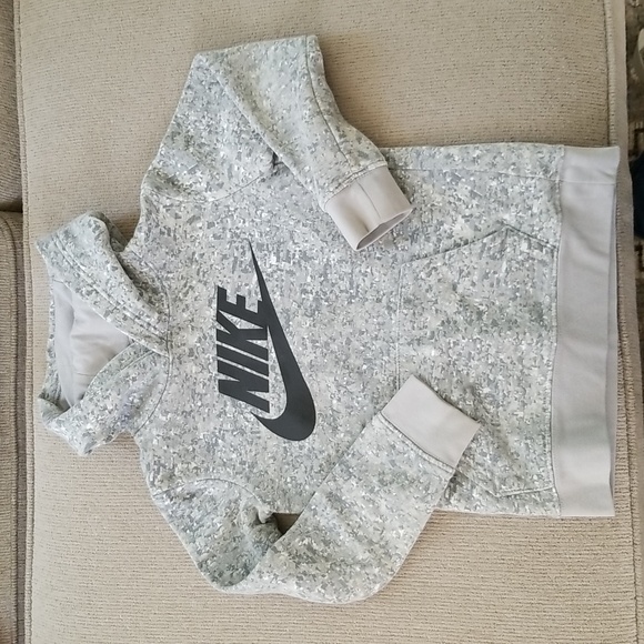 Lot of 4 Little Boy's Nike Sweatshirts, Size 6 Boy's Nike Hoodies, Nike Crew - Picture 10 of 10